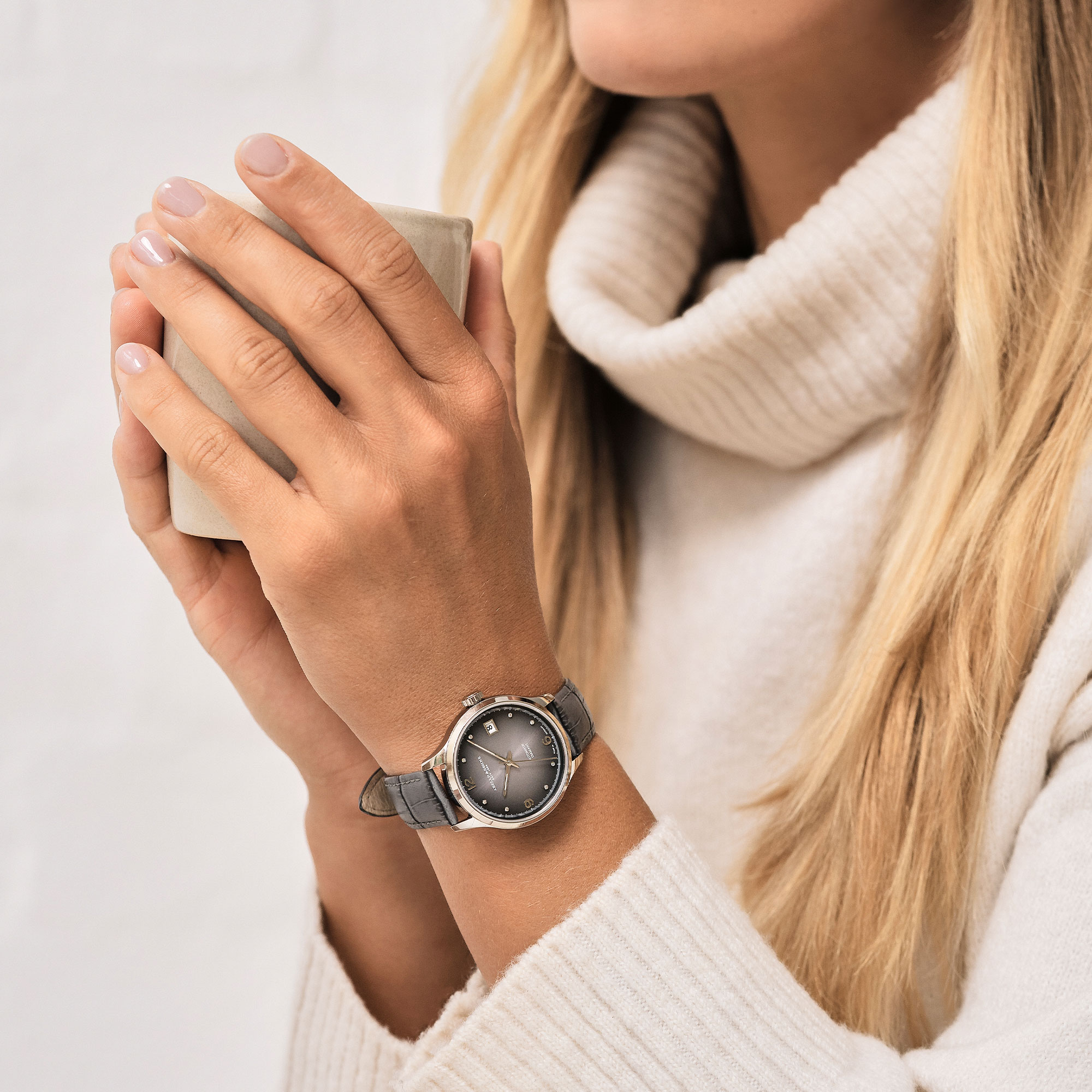 Edelstahlgehäuse  Lederband 8 Diamanten 5 bar wasserdicht Saphirglas  Automatik-Werk